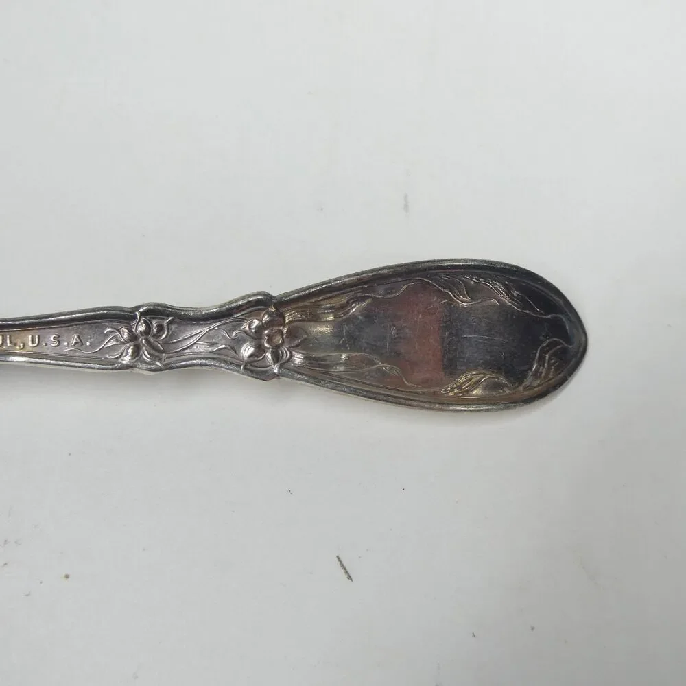 Log Cabin Syrup Towle Souvenir Spoon St. Paul USA Floral Teaspoon Antique